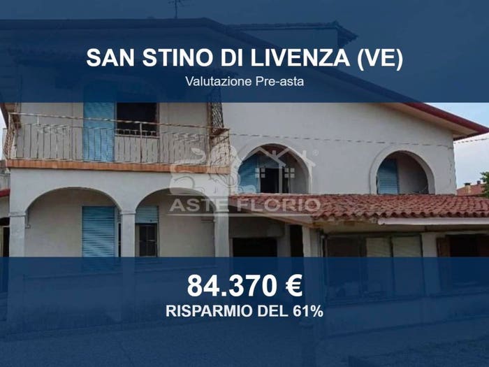 Casa con 6 locali in vendita in Viale Karl Marx, Sanza