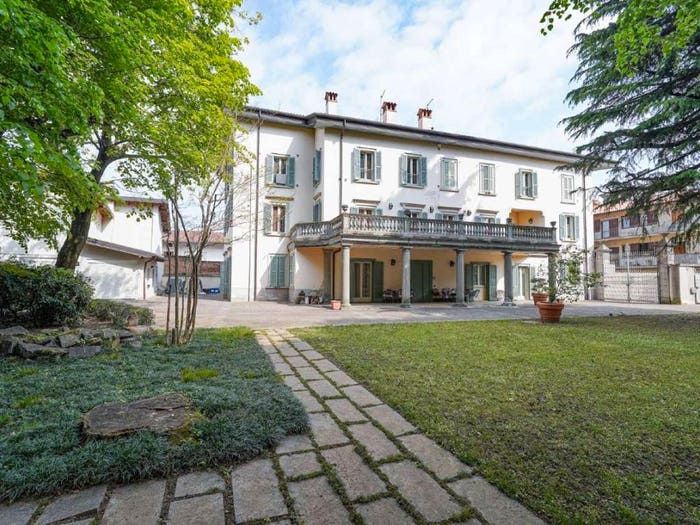 Casa con 6 locali in vendita in via Arciprete Rota, Lallio