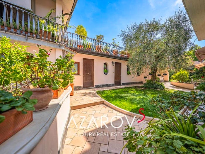 Casa con 6 locali in vendita in Viale Carlo Rosselli, MontecatiniTerme