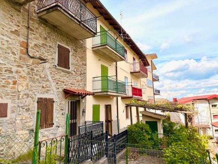 Casa quadrilocale in vendita in Via Maenzano, Vidiciatico, Lizzano in Belvedere
