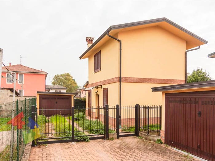 Casa quadrilocale in vendita in Via Don Giovanni Minzoni, Motta Visconti