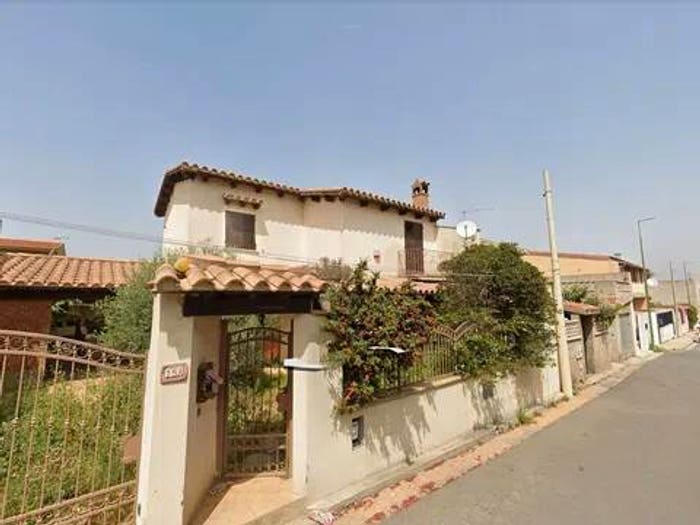 Casa con 6 locali in vendita in Via Caprera A, Centro, Capoterra