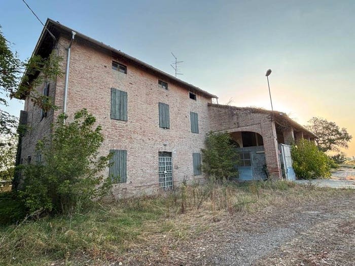 Casa con 6 locali in vendita in Gattatico