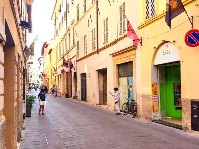 Appartamento trilocale in vendita in Via del Palazzaccio, Centro Storico, Foligno
