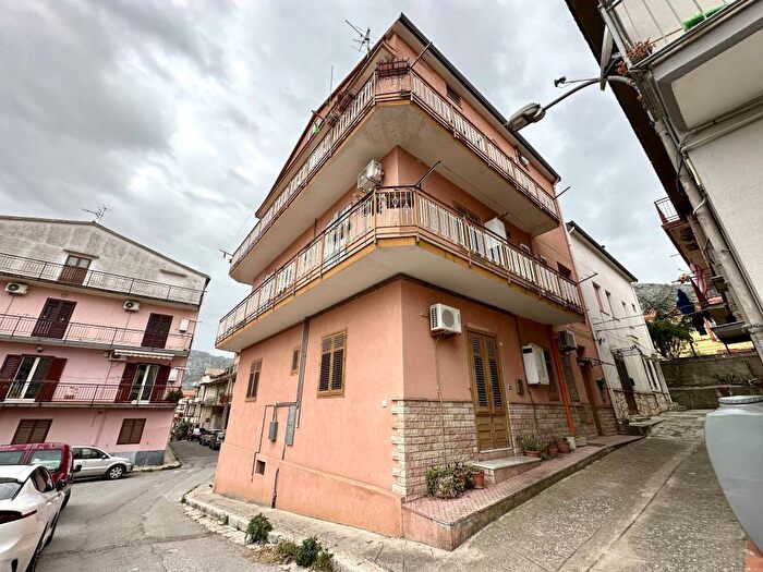 Appartamento quadrilocale in vendita in Via Pio La Torre, Piana degli Albanesi