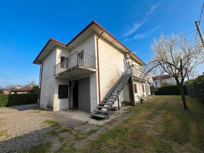 Casa con 6 locali in vendita in Via Febbraio, Centro, Rossano Veneto