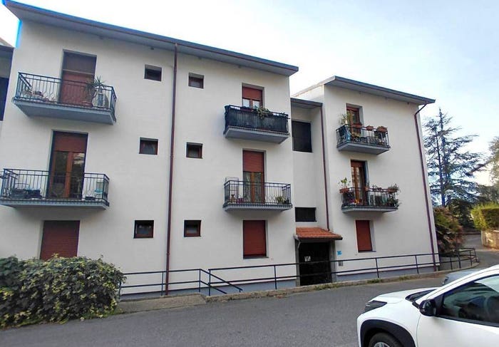 Appartamento quadrilocale in vendita in VIA MONTEPERTICO, Migliarina, La Spezia
