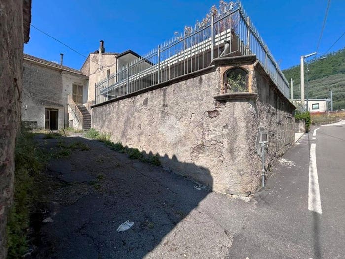 Casa quadrilocale in vendita in Via principe umberto, Villa, Fisciano