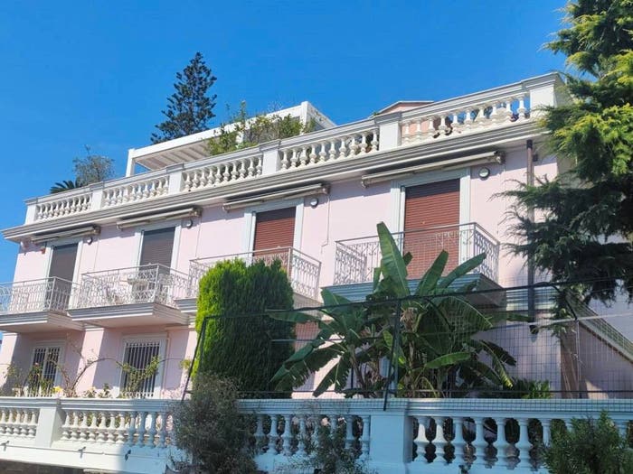 Appartamento con 6 locali in vendita in Ospedaletti