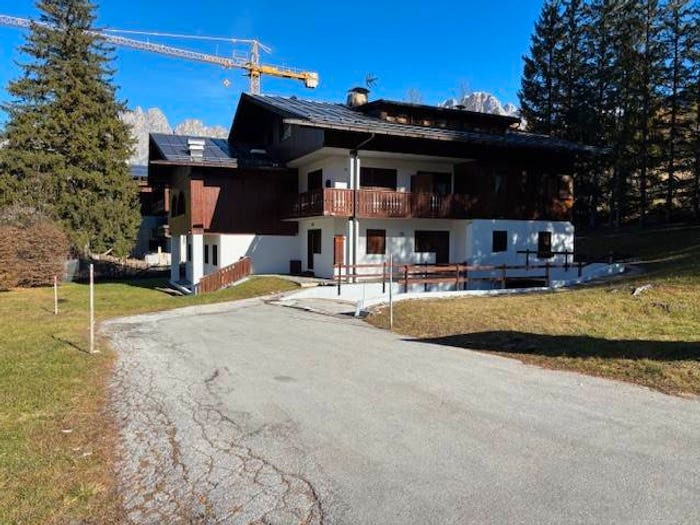 Appartamento trilocale in vendita in Piazzetta San Francesco, Centro, Cortina d'Ampezzo