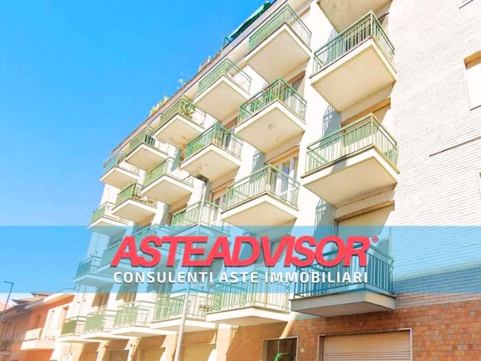 Appartamento quadrilocale in vendita in Via Perazzi, San Martino, Novara