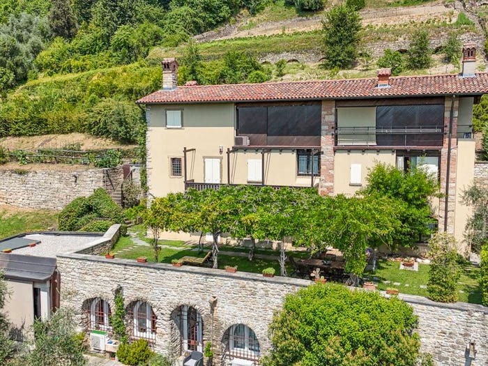 Casa con 6 locali in vendita in Via degli Ortolani, San Vigilio San Martino della Pigrizia, Bergamo