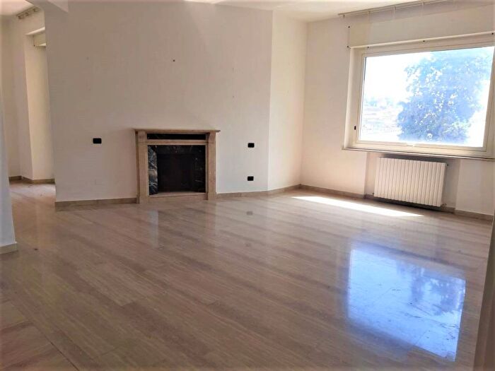 Appartamento quadrilocale in vendita in Cavour, Ancona