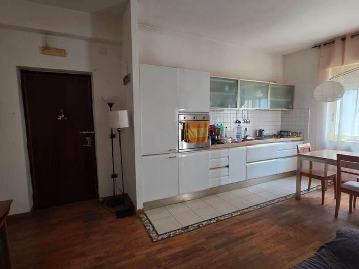 Appartamento con 5 locali in vendita in Via Alessandro Telesino, Stella Materdei, Napoli