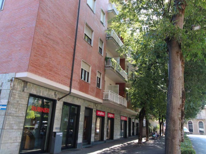 Appartamento quadrilocale in vendita in Corso Michele Coppino, Centro, Alba