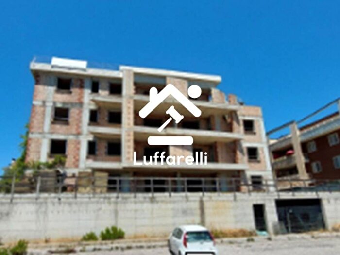 Casa bilocale in vendita in Via Trieste, Tortoreto Lido, Tortoreto