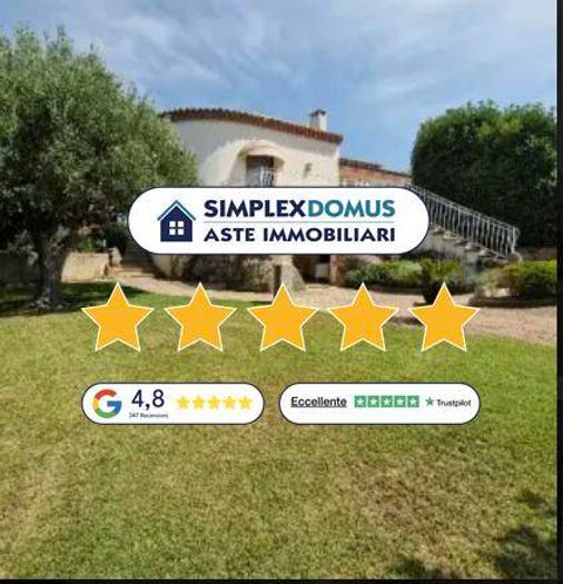 Appartamento con 6 locali in vendita in Via Muntiggioni, Telti