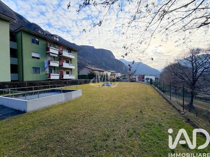 Appartamento trilocale in vendita in Via Monte Corno, Centro, Ala