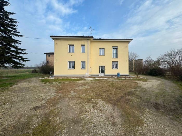 Casa con 5 locali in vendita in Centro, Crevalcore