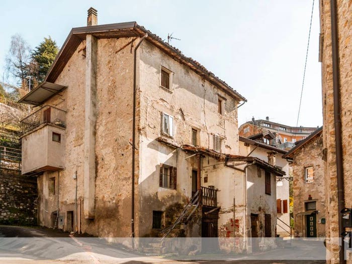 Casa con 6 locali in vendita in Via Pietro Gonzaga, Centro, Belluno