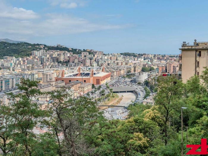 Appartamento con 6 locali in vendita in Via Burlando, Staglieno, Genova