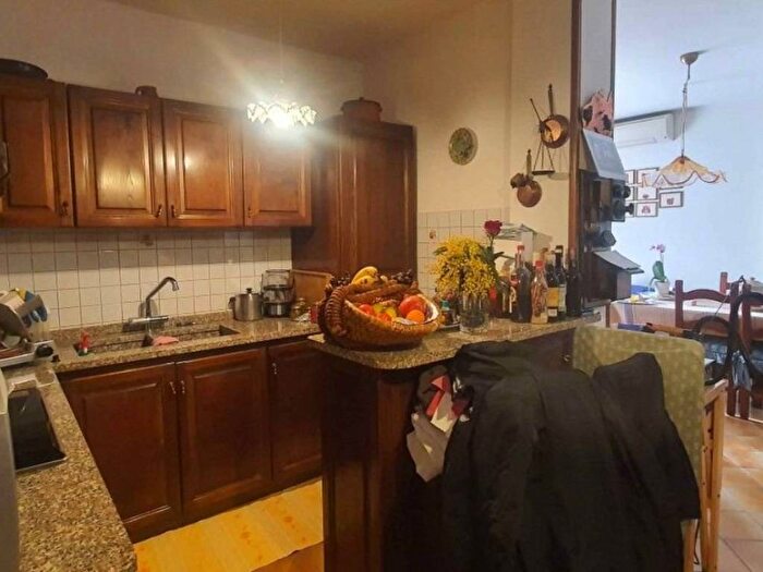 Casa con 6 locali in vendita in Terminetto Migliarina, Viareggio
