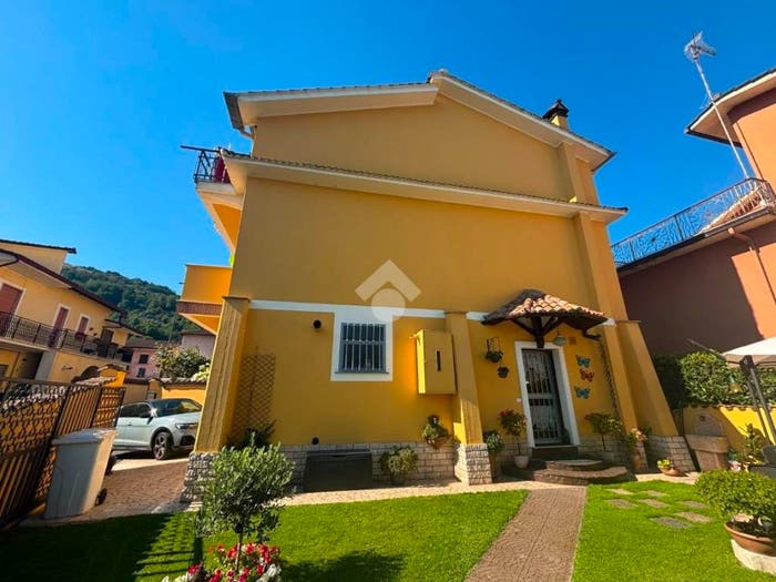Casa trilocale in vendita in Via Giulianello, Centro, Artena