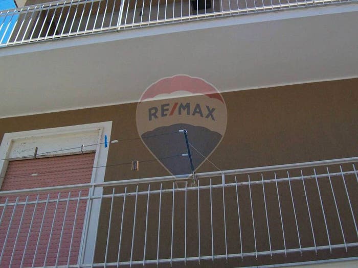 Appartamento con 6 locali in vendita in Via Mazzini, Mirabella Imbaccari