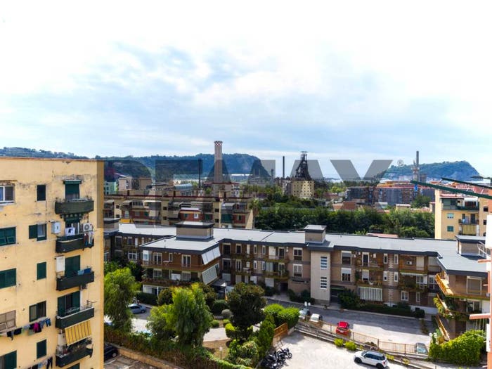 Appartamento quadrilocale in vendita in Via Antonio Beccadelli, Bagnoli, Napoli