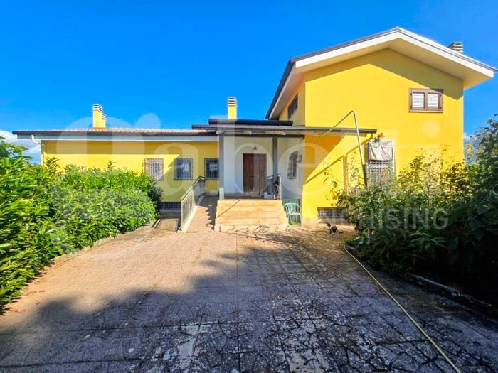 Casa con 5 locali in vendita in Contrada Colle Rampo, Paliano