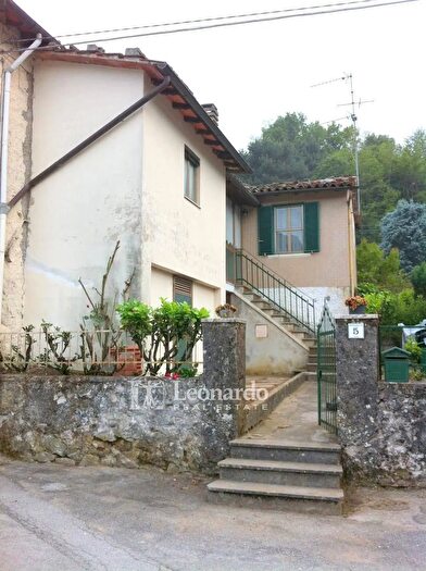 Casa quadrilocale in vendita in Via Grande, Gallicano