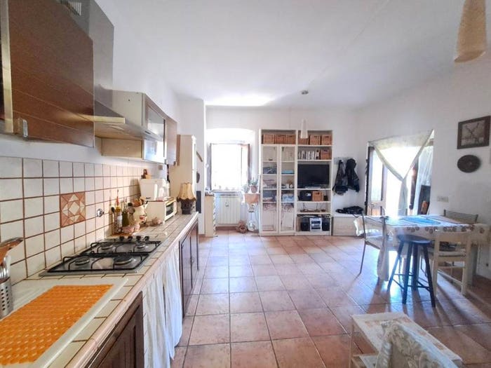 Appartamento trilocale in vendita in Via degli Scaloni, Faleria
