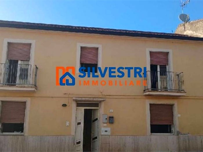 Casa con 5 locali in vendita in Via Stazione, Ponte