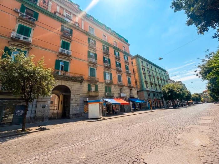 Appartamento trilocale in vendita in Via Santa Teresa degli Scalzi, Sanità, Napoli