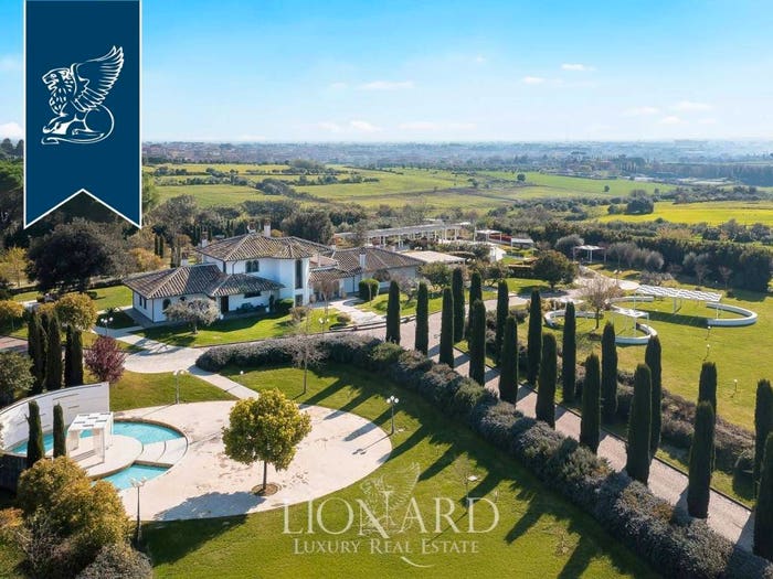 Casa con 6 locali in vendita in Castel Gandolfo
