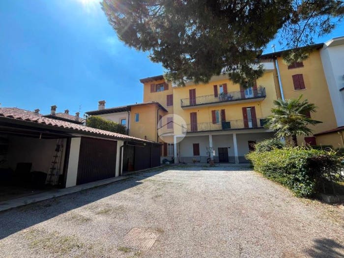 Appartamento trilocale in vendita in Via Giacomo Matteotti, Centro, Carate Brianza