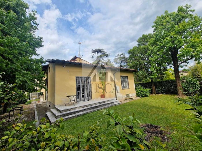 Casa con 6 locali in vendita in Viale Giuseppe Giusti, San Concordio, Lucca