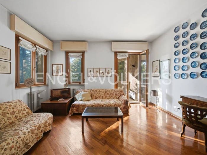 Appartamento con 5 locali in vendita in Via Enrico Toti, Saronno