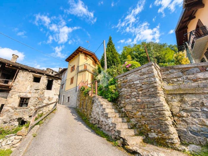 Casa trilocale in vendita in Via Motti, Centro, Mazzo di Valtellina
