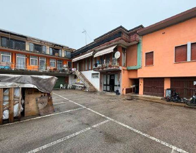 Appartamento quadrilocale in vendita in Via Giuseppe Mazzini, Centro, Fossalta di Piave