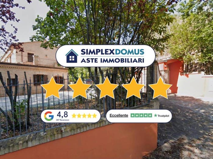 Appartamento con 6 locali in vendita in Via Valdicerro di Sopra, Centro, Loreto
