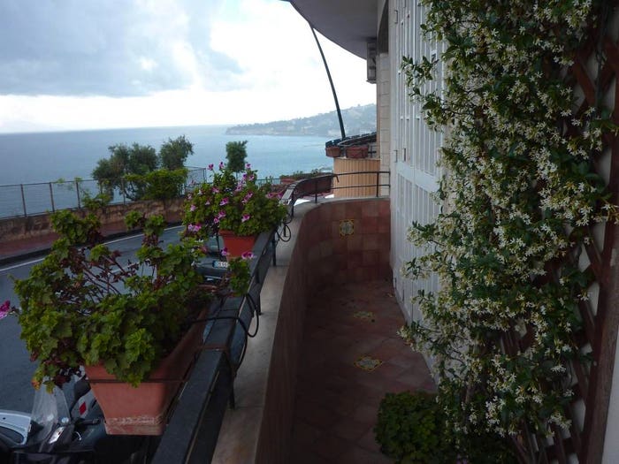 Appartamento con 5 locali in vendita in Via Orazio, Posillipo, Napoli