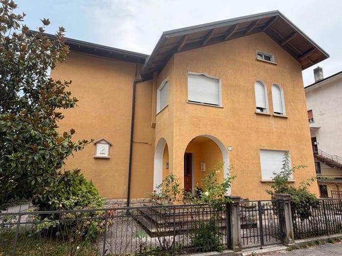 Casa con 6 locali in vendita in Via Antonio della Lucia, Centro, Belluno