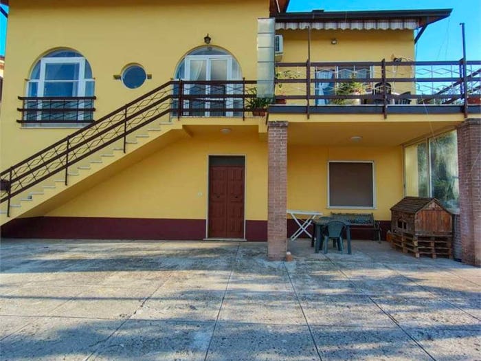 Appartamento trilocale in affitto in VIA FARNESE, Pico