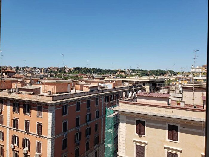 Appartamento trilocale in vendita in Testaccio, Roma