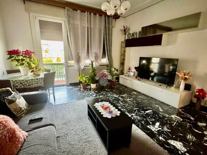 Casa con 6 locali in vendita in Via Leopoldo Galeotti, Centro, Pescia