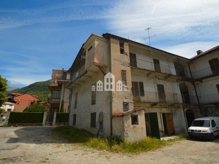 Casa con 6 locali in vendita in Via Marconi, Centro, PontCanavese