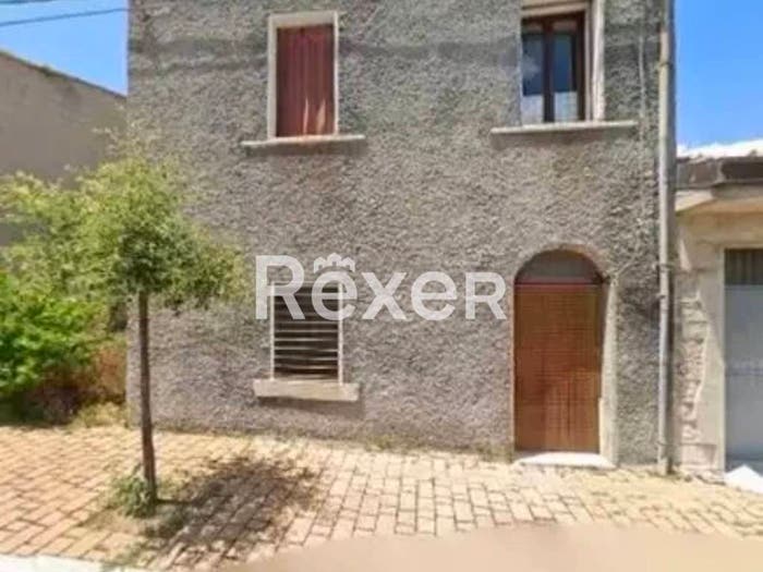 Casa con 6 locali in vendita in Viale Europa, Colledimacine