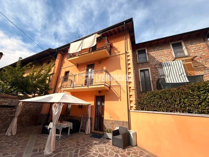 Appartamento trilocale in vendita in Frazione Castelnovo, Castelnuovo, Borgonovo Val Tidone