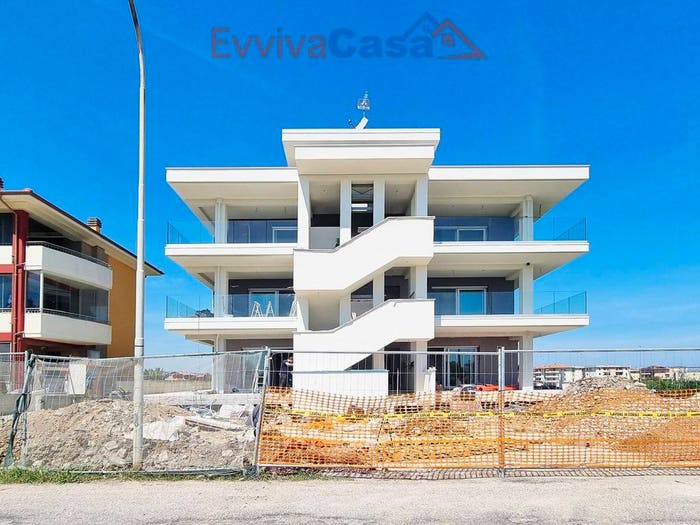Appartamento trilocale in vendita in Via Perugino, Mondolfo
